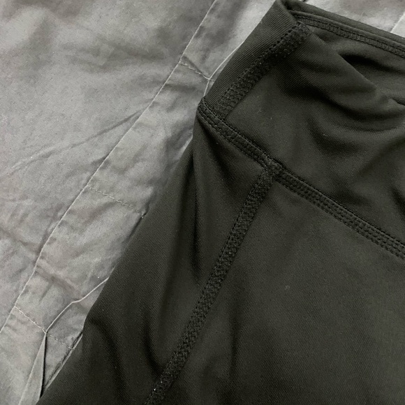 Ideology black cropped leggings - Picture 3 of 4